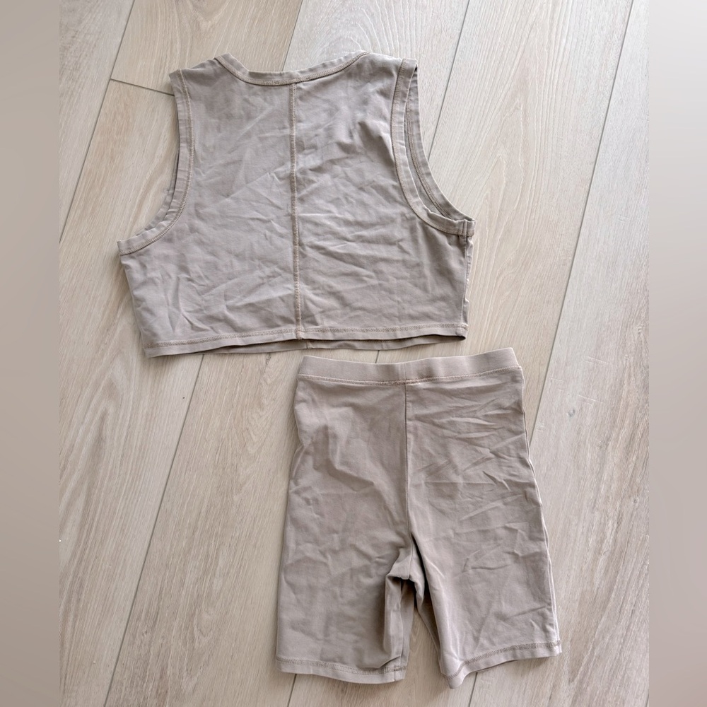H&M workout set - Picture 2 of 4